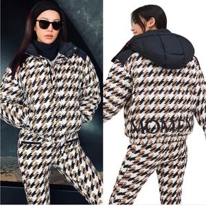 Perfect Moment Moment Puffer II Iconic Camel Black White